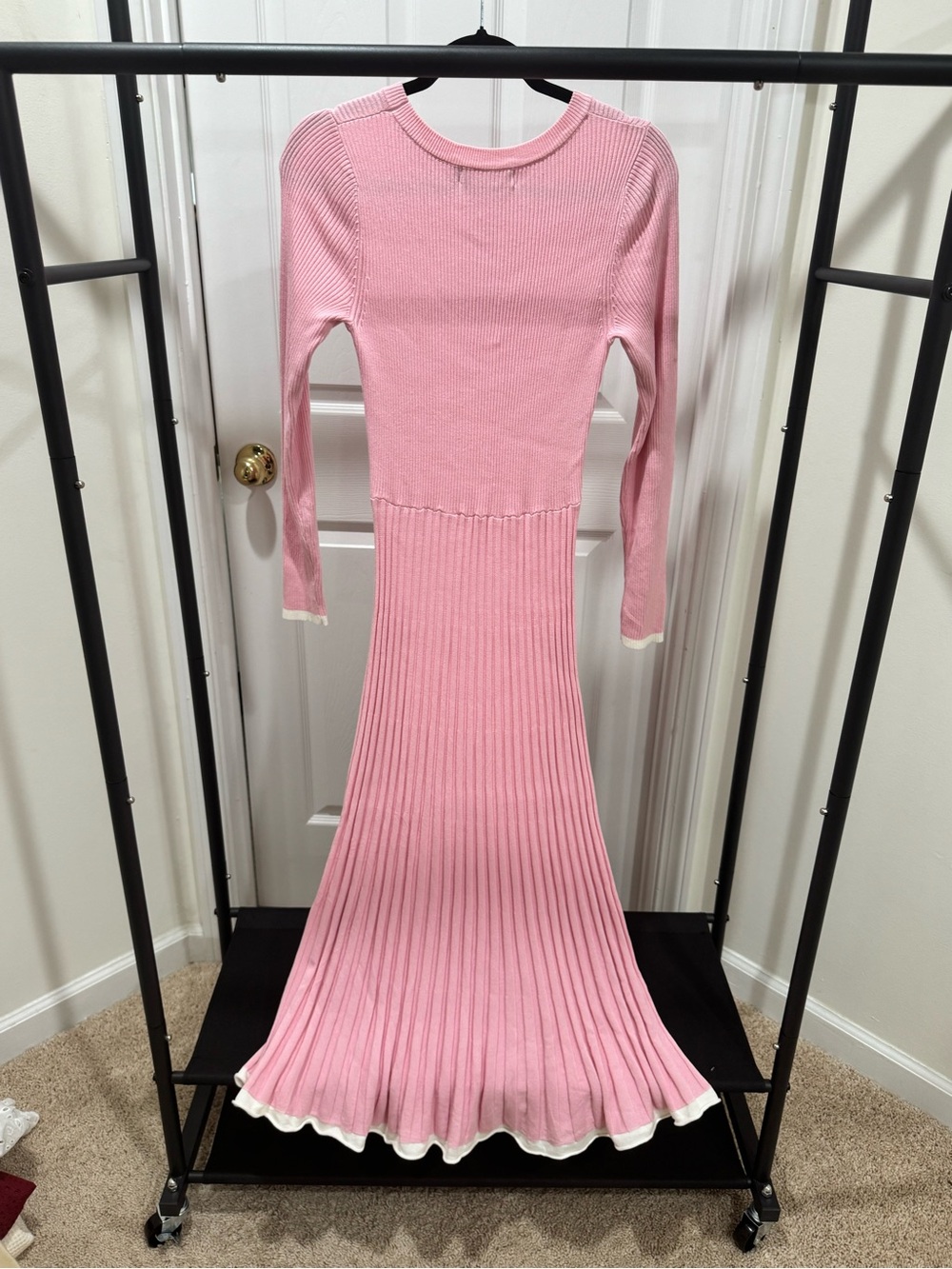 Long-Sleeve Pink Ribbed Knit Maxi Dress with Contrast Hem